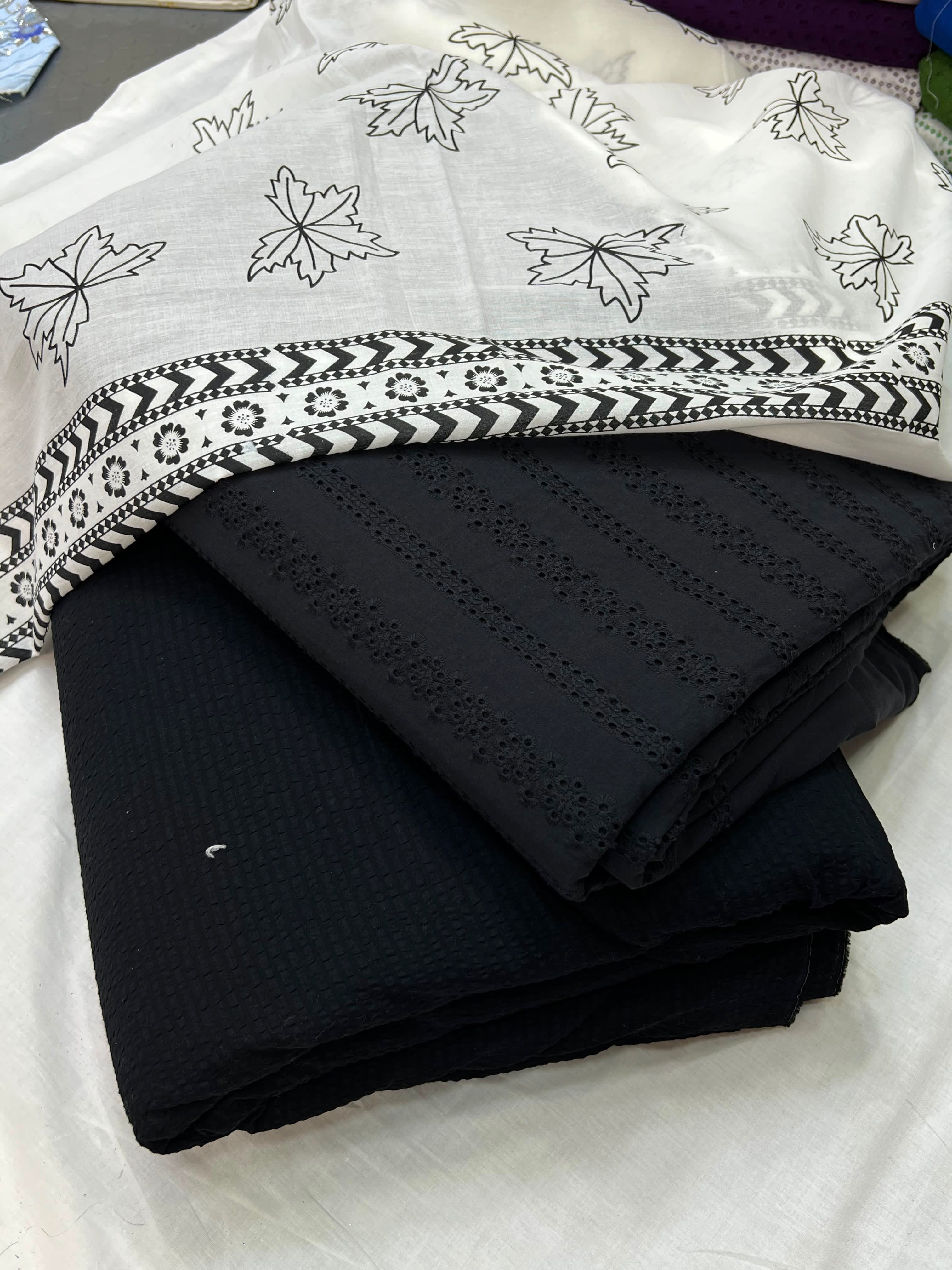 Chikenkari suits lawn 3pc