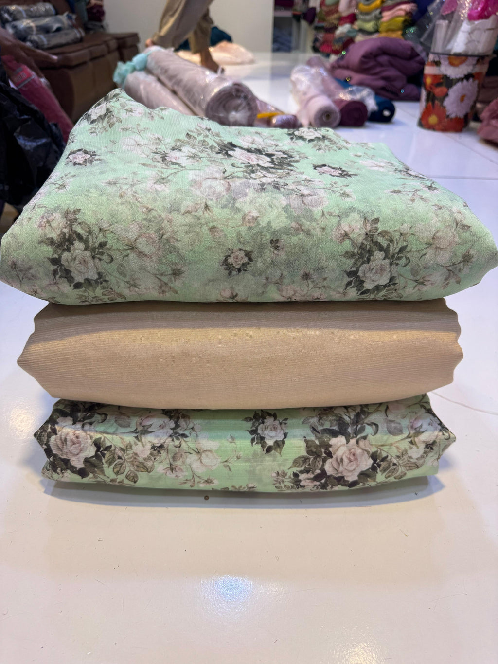 👗 Printed Rowsilk 3pc Suit with Chiffon Dupatta