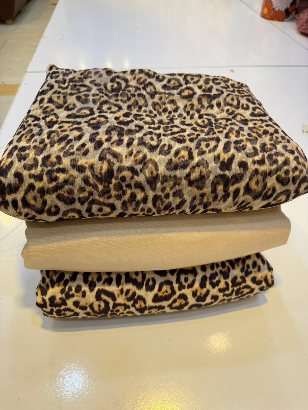 👗 Printed Rowsilk 3pc Suit with Chiffon Dupatta