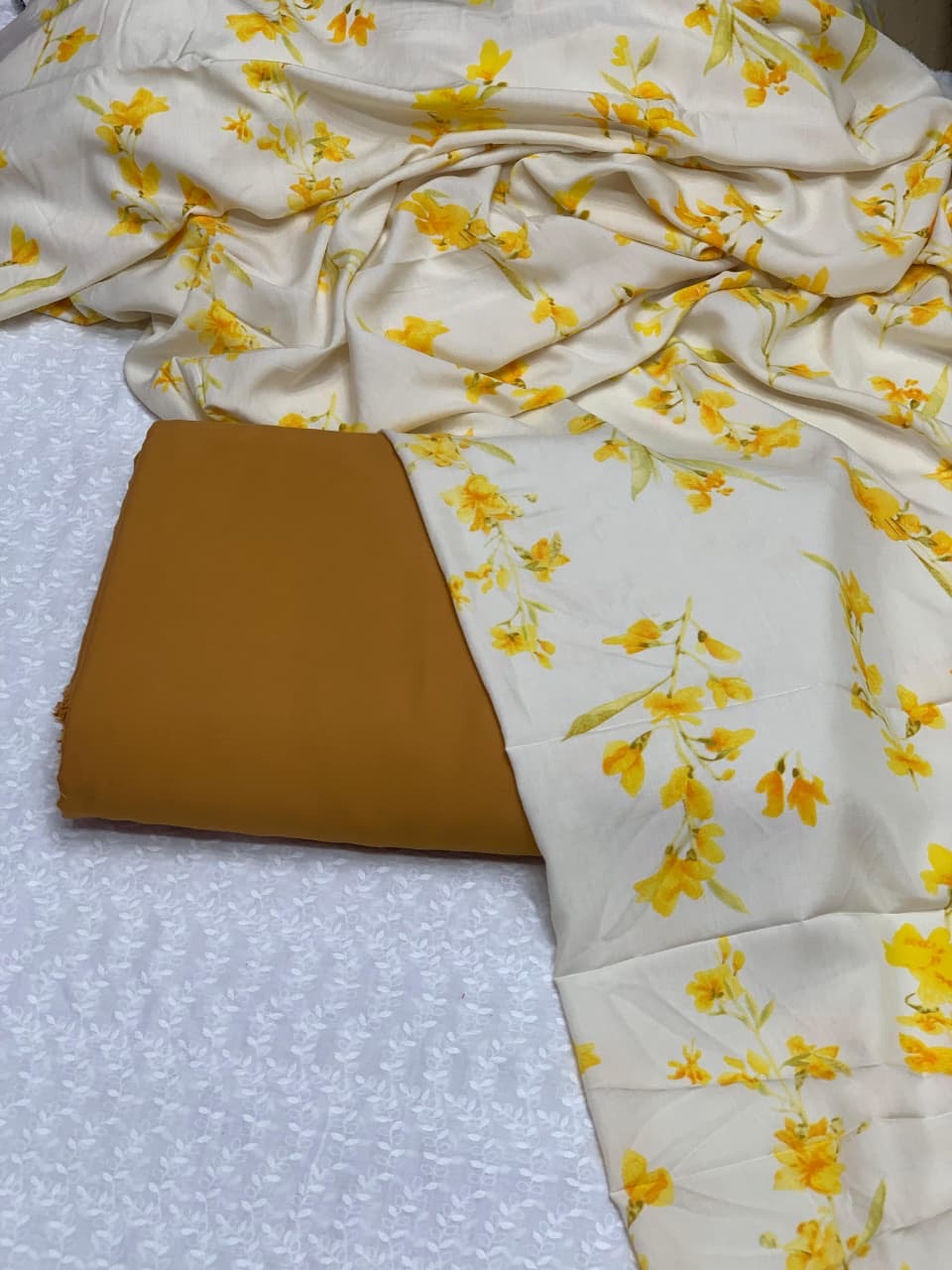 Product Title:
Pure Imported Boski Linen 3-Piece Suit with Malai Linen Printed Dupatta